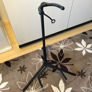 ギタースタンド2つ　の画像