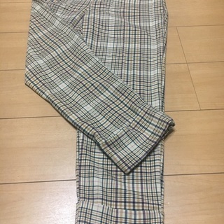 Bershkaパンツの画像