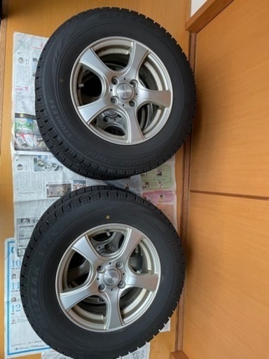 ブリヂストン　スタッドレスタイヤ、アルミ付き　185/70R13  12000円