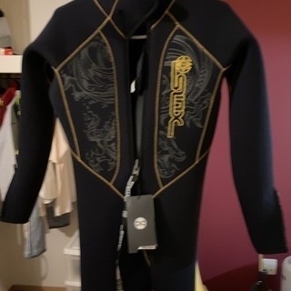 ウェットスーツ男女　サイズM 未使用品　の画像