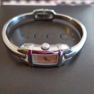 Gucci バングルウォッチ美品の画像