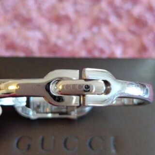 Gucci バングルウォッチ美品の画像