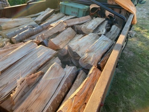 薪の王様 カシ薪only軽トラ1台分