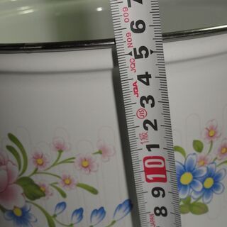 未使用品　エプロン琺瑯株式会社　ホーロー鍋　　大きさ約25㎝　高さ約16㎝　蒸す　煮こむ　ゆでる　解凍　　の画像