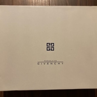 【取引成立：受付終了です】ジバンシイ：お皿セット（大1、小5、未使用）の画像