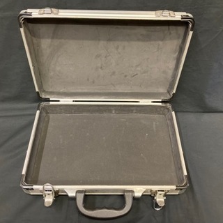 アルミアタッシュケース　鍵なし　中古品の画像