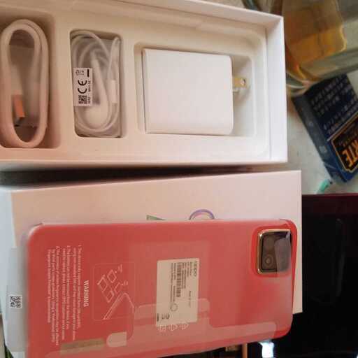 極美品　シムフリースマホ