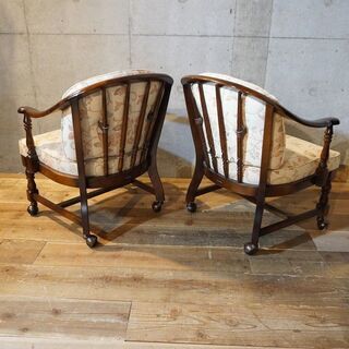 Karimoku(カリモク家具)のCOLONIAL(コロニアル)シリーズ、アームチェア2脚セットキャスター付き♪アメリカンカントリースタイルのクラシカルなデザインと花柄のファブリックで上品な印象に。①BJ307の画像
