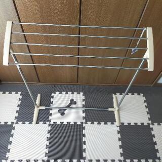 洗濯物し、ハンガーラックの画像