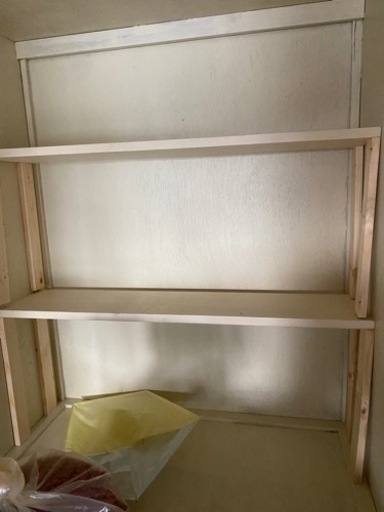 白い棚