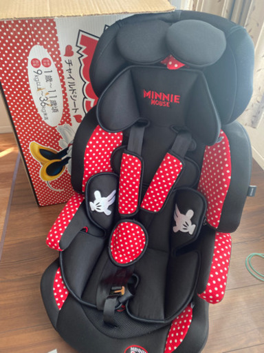 西松屋 ミニーマウス チャイルドシート