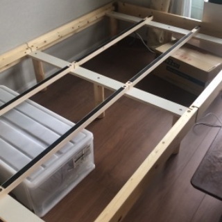 組み立て式 ベッドフレーム（セミダブル）の画像