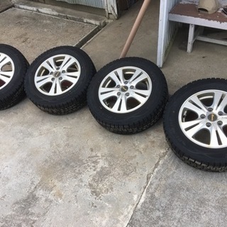 スタッドレスタイヤ　アイシス　5穴　195 65 R15 5×114.3