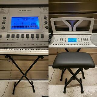 【直接引取限定！】☆極美品☆ONETONE ワントーン キーボード 61鍵 OTK-61S ホワイト スタンド イス ベッドフォン付 の画像