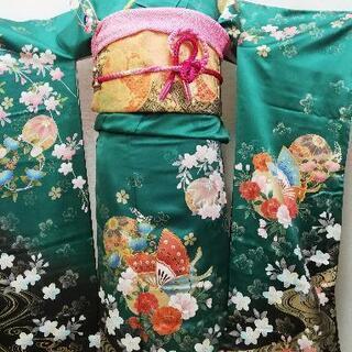 売却済み 豪華古典振袖　深緑地蝶金箔　