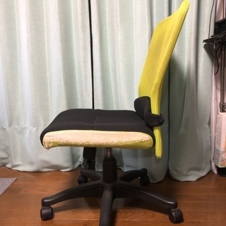 キャスター付きチェアの画像