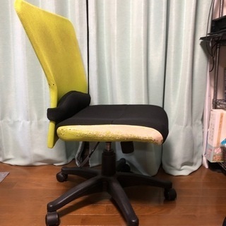 キャスター付きチェアの画像