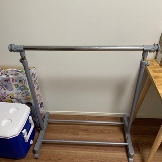 ハンガーラックの画像