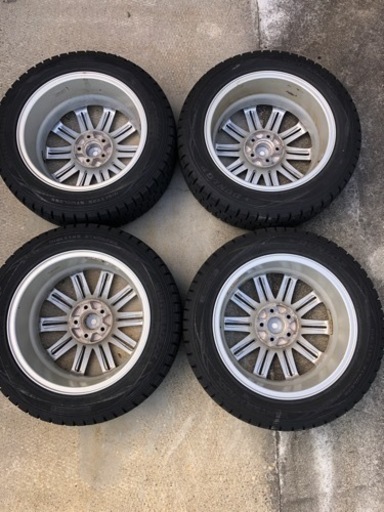 スタッドレスタイヤ　205/55R 16