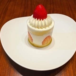 将来は建築の知識を活かしたショートケーキ専門店を経営したいと考え...