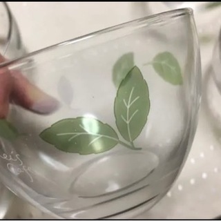 リーフ柄　ガラス食器　器の画像