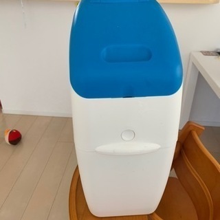 オムツゴミ箱。もらってください