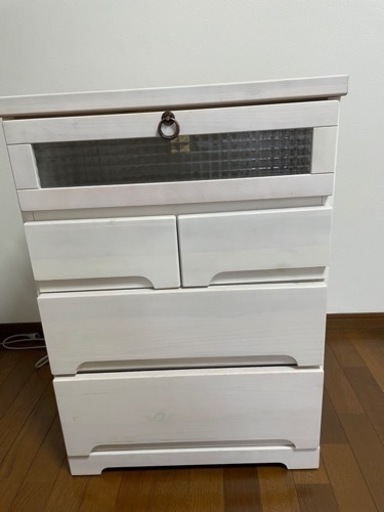 オシャレ　小型収納棚