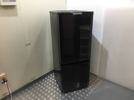 三菱 MITSUBISHI ノンフロン冷凍冷蔵庫 MR-P15W-B 146L ブラック 2013年製