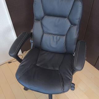 3年程使用したオフィスチェアです。　あげます。
