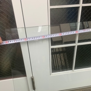 ガラスの板、ブラウン管TV 📺の全面の画像