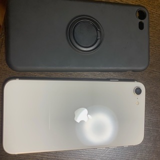 iPhone se 第二世代　64gbの画像