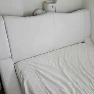 ダブルベッド