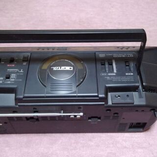 レトロなラジカセ　シャープ　GT－３４CDの画像