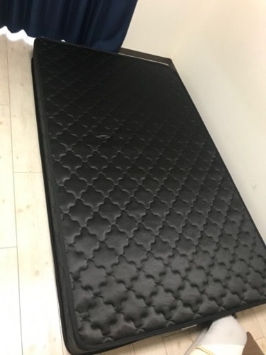 ボンネルコイルマットレス　ブラック　セミダブル