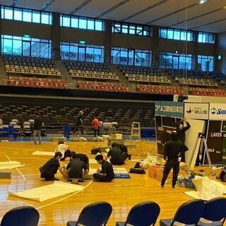 【急募😲】1月2日・3日【単発OK】【日払い】バスケ試合会場の設営・運営スタッフの画像