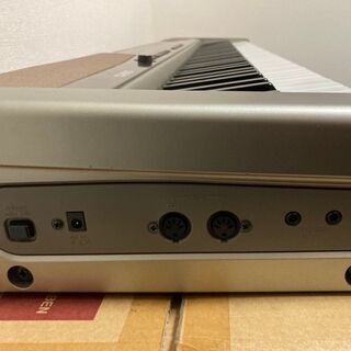 電子ピアノ（CASIO PX-100）の画像