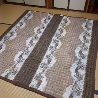 【お取り引き決定しました】キルティング　ラグマット　こたつ敷布団