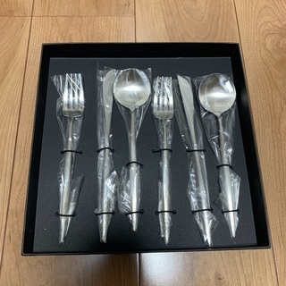 クチポールのカトラリーセット(新品未使用)シルバー