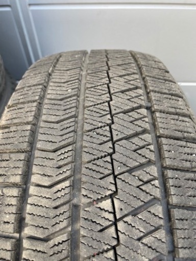 スタッドレスタイヤ【215/60R17】