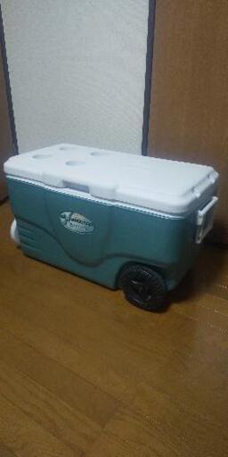 美品 コールマンキャスター付クーラーボックス