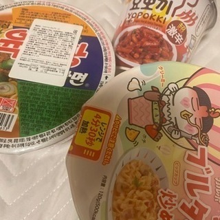 韓国　辛いカップラーメン　3個
