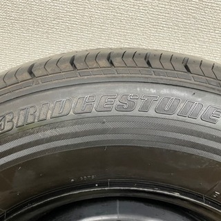 ハイエース　タイヤの画像