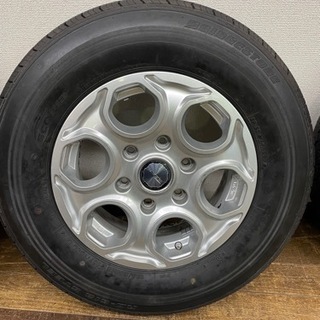 ハイエース　タイヤの画像