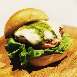 カフェバーのアルバイト募集の画像