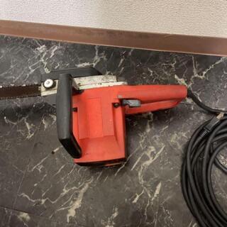 電気チェーンソーの画像