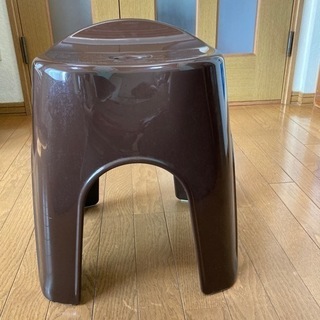 浴室用椅子の画像