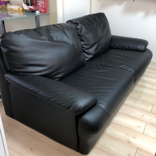ソファー　皮　黒
