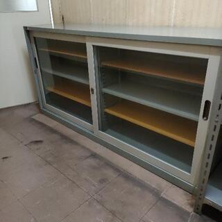 書庫　ガラス引戸