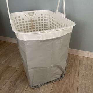 (大) ランドリーバスケットの画像