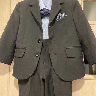 値下げしました。100サイズキッズスーツ
